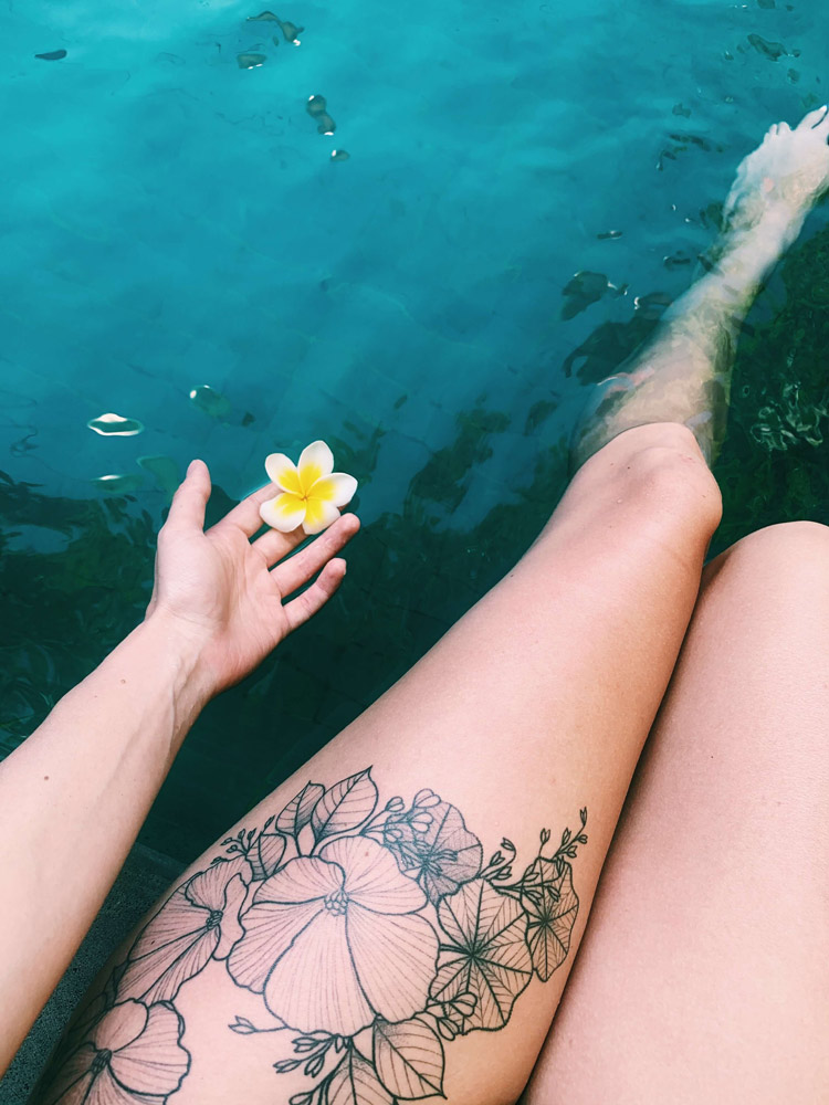Mit frischen tattoo schwimmen