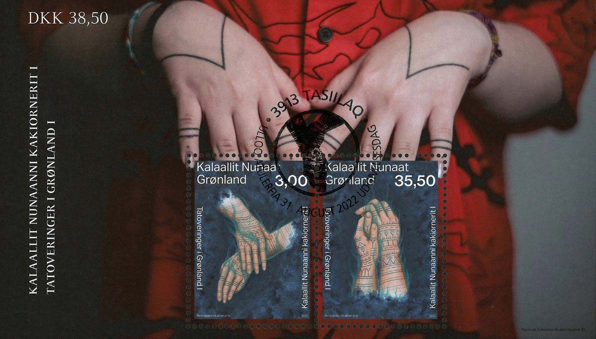 Der Briefmarken-Bogen mit Tattoo-Kunst ist sicher auch für Sammler*innen interessant! / Foto: Tusass Greenland Filatelia / Design: Paninnguaq Lind Jensen